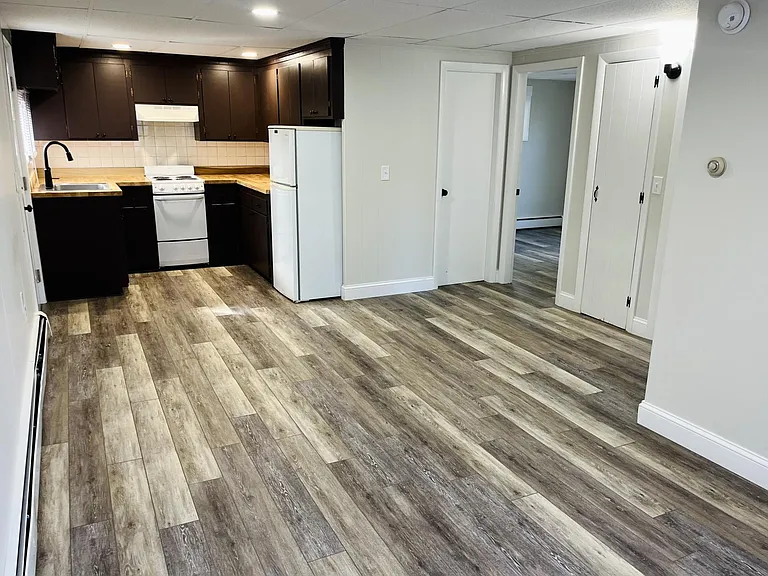 6 Acorn St #B — Photo 15