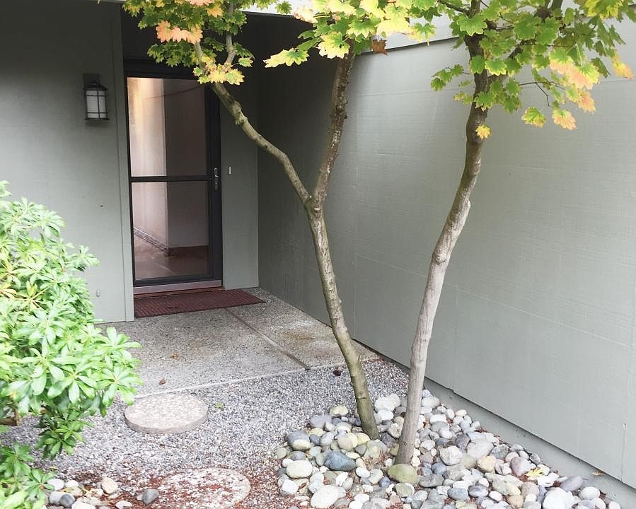 2nd image of 60 Admiralty Ln Unit 325-327