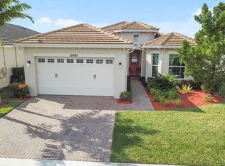 15690 Goldfinch Cir, Loxahatchee, FL 33470
