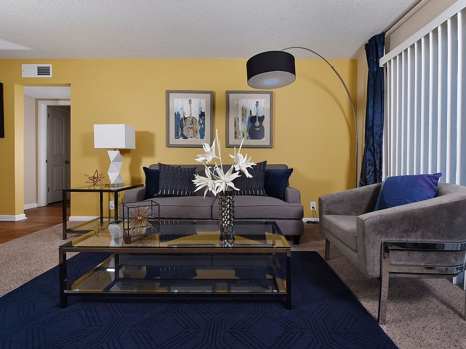 Music City Flats - Living Room
