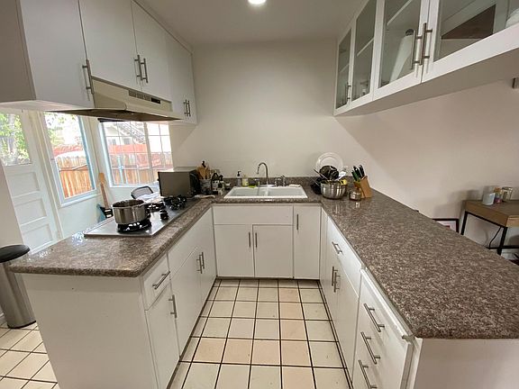 4th image of 2981 Glenmanor Pl