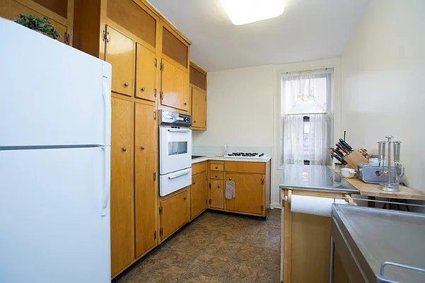 Sold by Andrew J. Markowitz Real Estate, LLC  | media 14