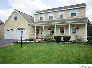 7523 Sugarwood Ln, North Syracuse, NY 13212