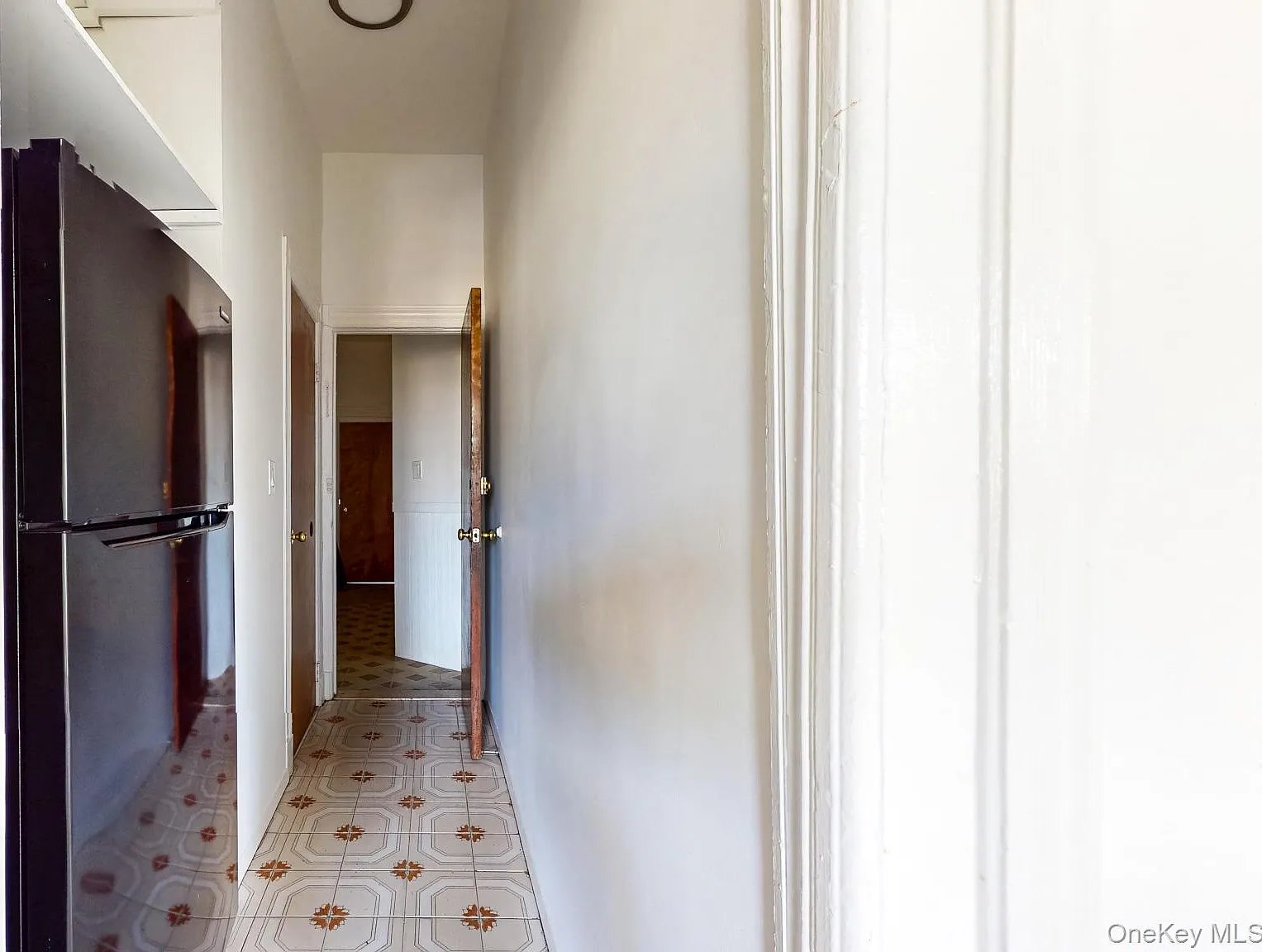 2 bed, 1.0 bath, 954 sqft, $3,300 — Photo 4