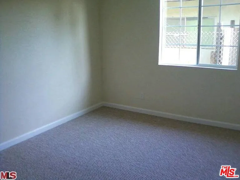 310 N Cherry St — Photo 8