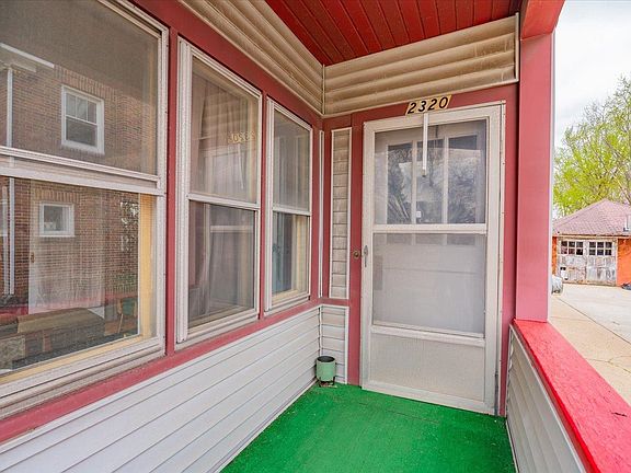 3rd image of 2318-2320 E Washington Ave