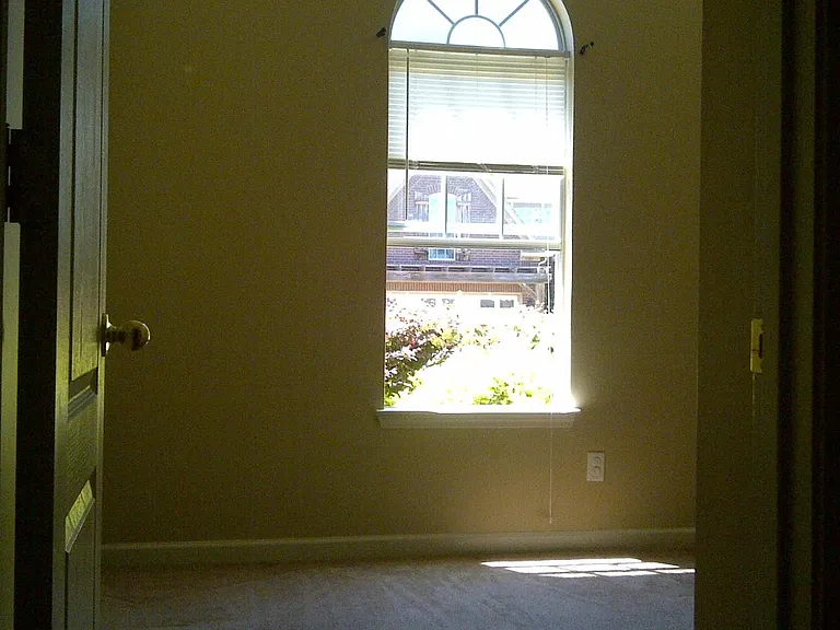 1384 Marhill Cv — Photo 2