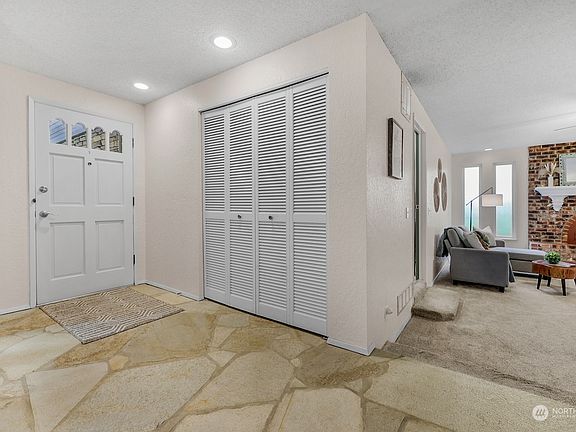 5th image of 15920 187th Avenue NE