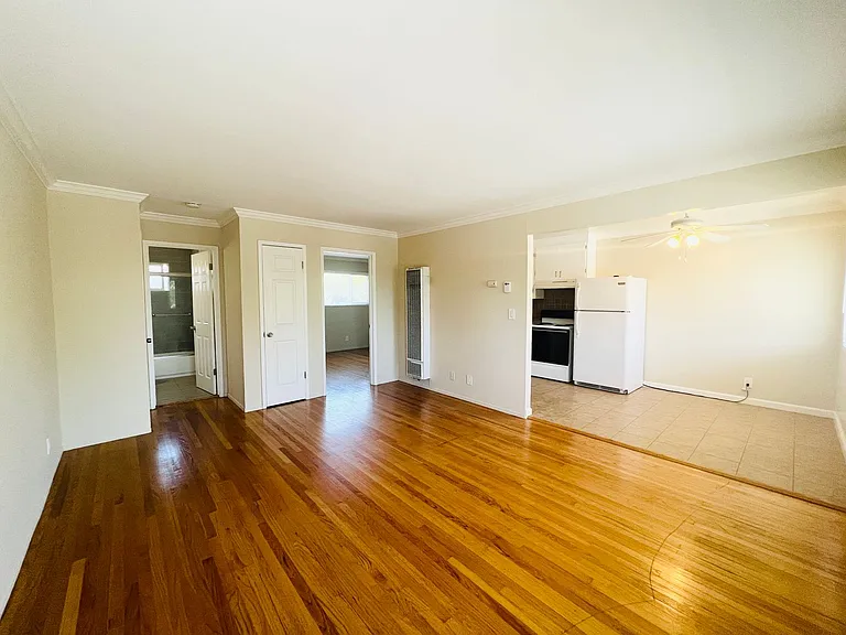 1290 Brookfield Ave — Photo 2