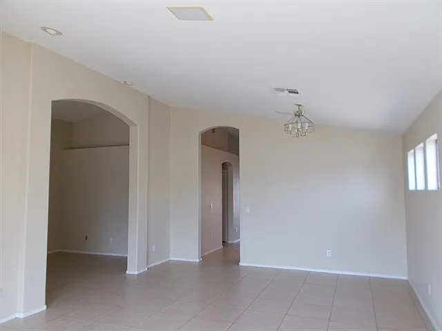 3324 N 83rd Dr — Photo 3