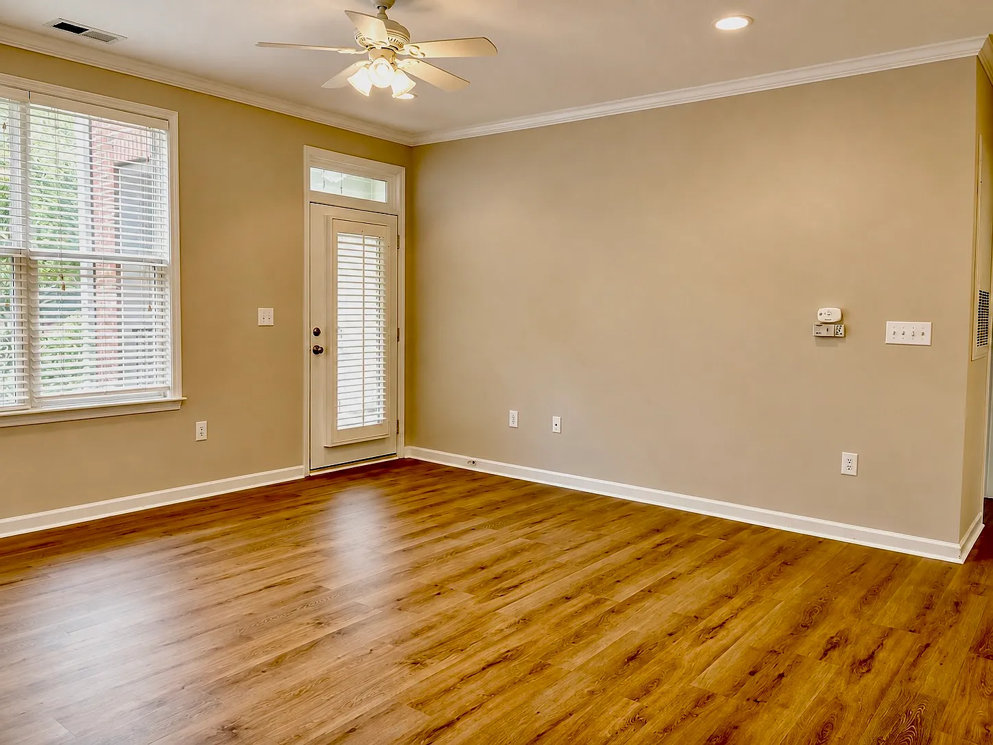 1 bed, 1.5 bath, 800 sqft, $1,395 — Photo 4