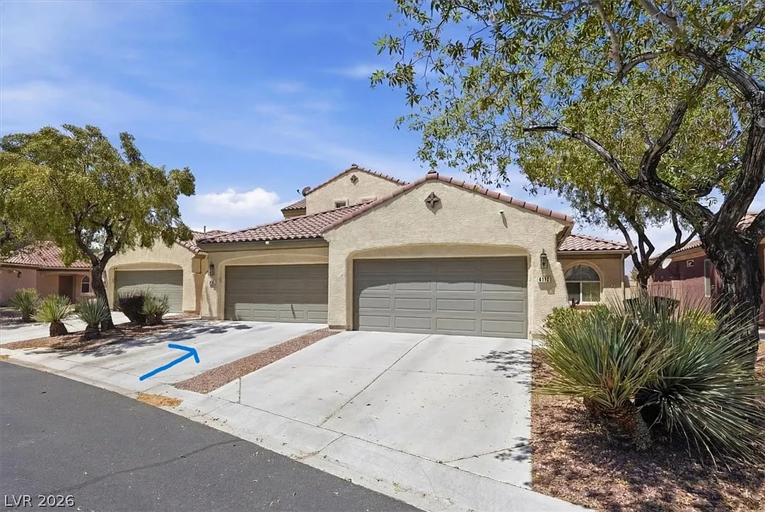 4 bed, 3.5 bath, 2335 sqft, $2,750 — Photo 2