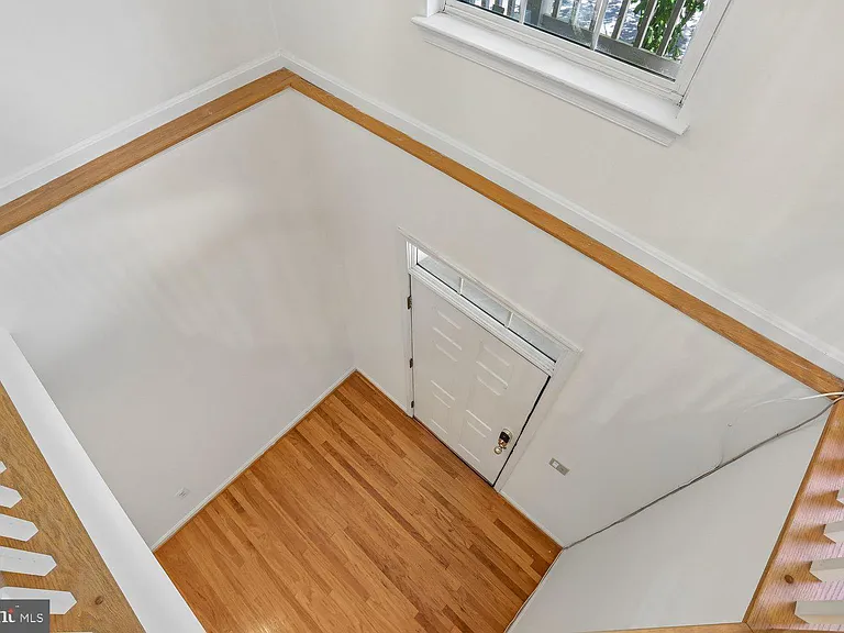 46 Waddington Ln — Photo 4