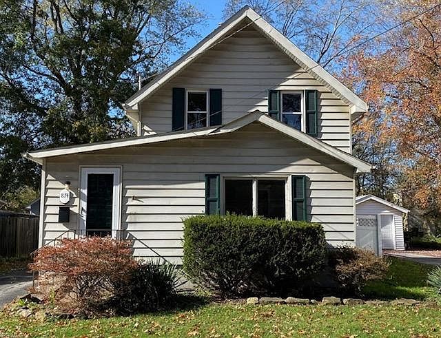 1st image of 874 Willard Ave SE
