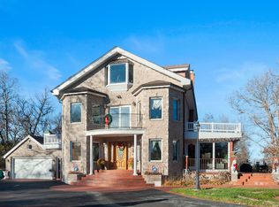 300 N Bradley Rd, Lake Forest, IL 60045