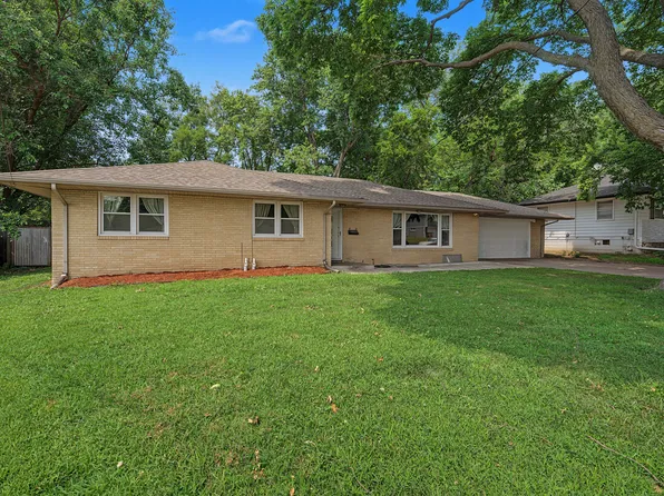 804 17th St, West Des Moines, IA 50265
