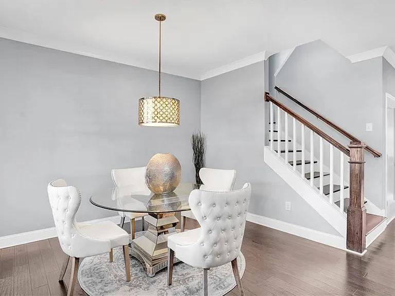 1395 Marion St SE — Photo 4