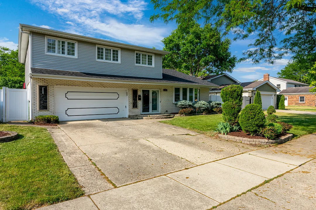 2730 Karen Ln photo 1