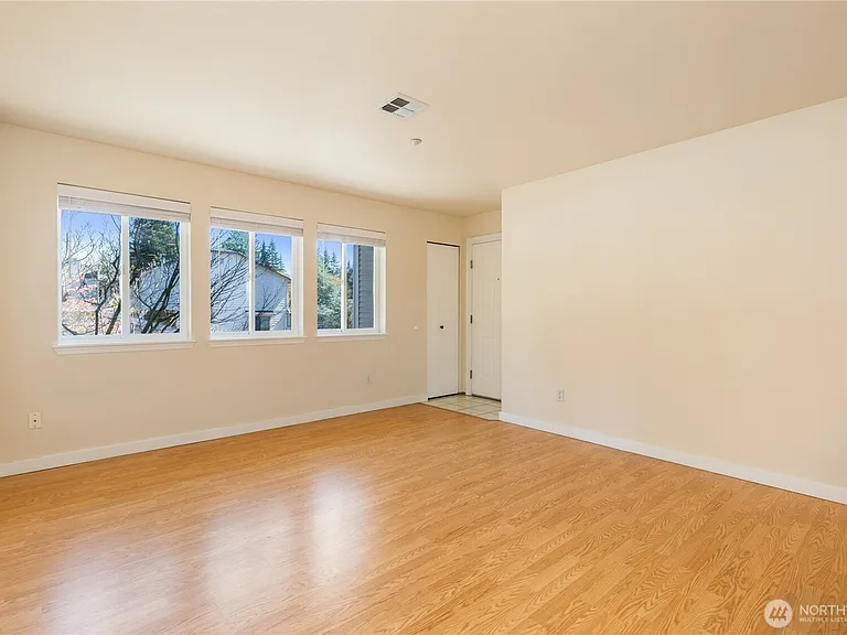 12406 SE 31st St #202 — Photo 1