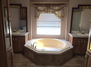 910 Roundup Rd, Carlsbad, NM 88220