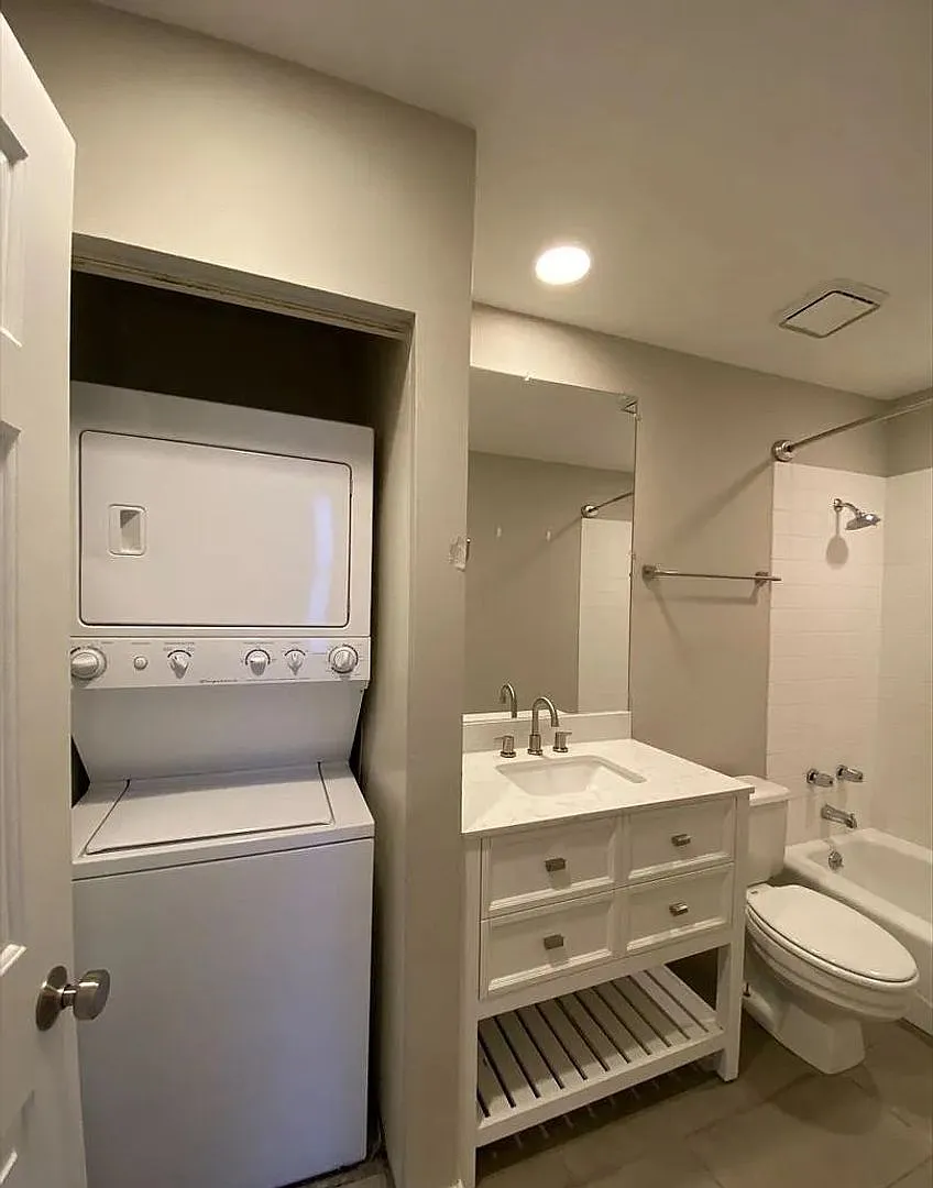 Clean, Bright & Beautifully Maintained 2BR/1BA in Shaw/Botanical! — Photo 3