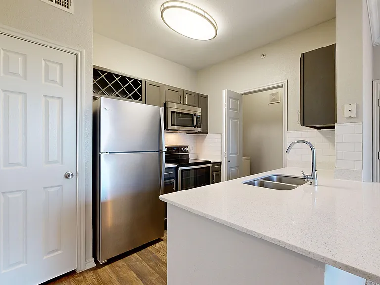 Lakeline Villas — Photo 90