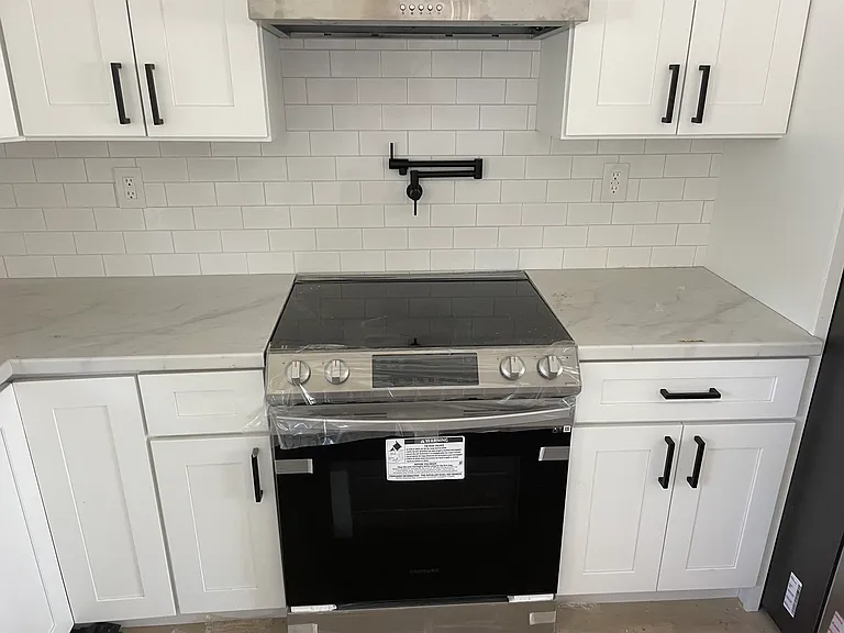 903 Chelsea Pl — Photo 3