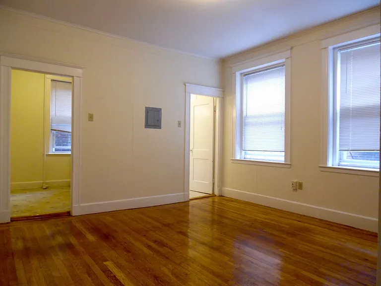 94 Queensberry St. — Photo 9