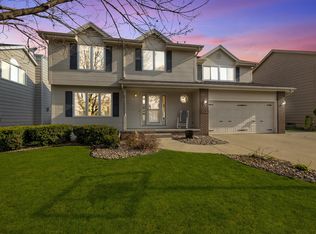 5077 Raintree Dr, West Des Moines, IA 50265