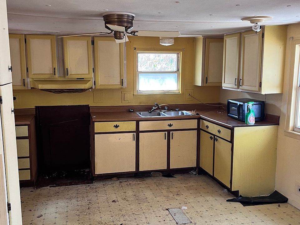 1st image of 1032 N Main St #3