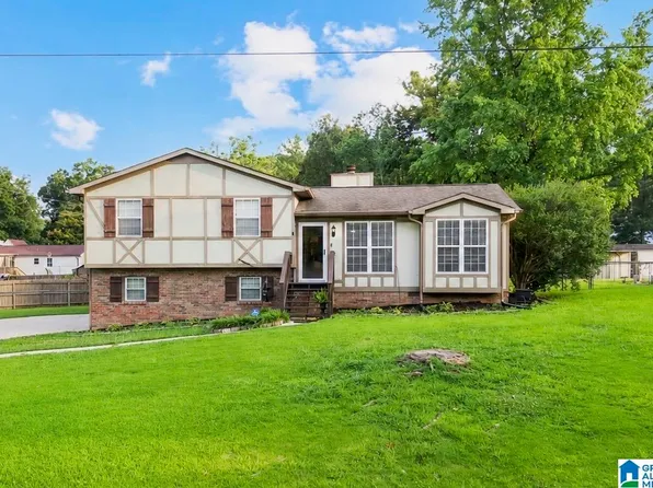 205 Yellowhammer Dr, Alabaster, AL 35007