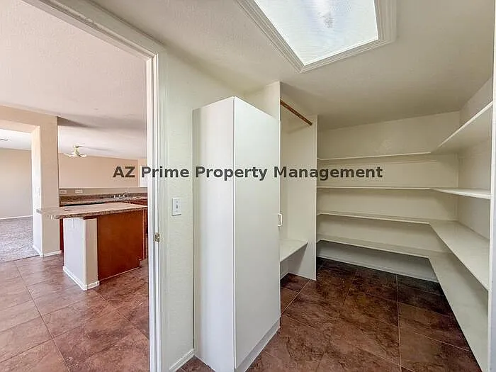 583 W Racine Loop — Photo 32
