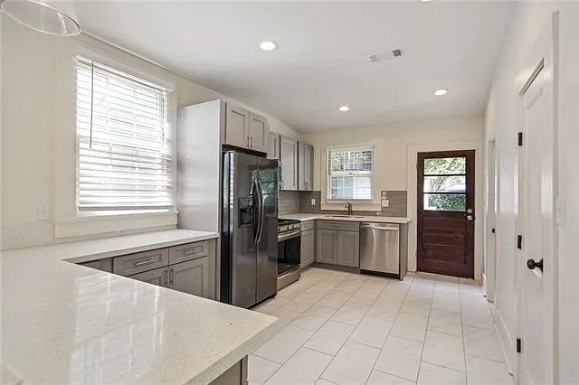 625 Evelina St — Photo 5
