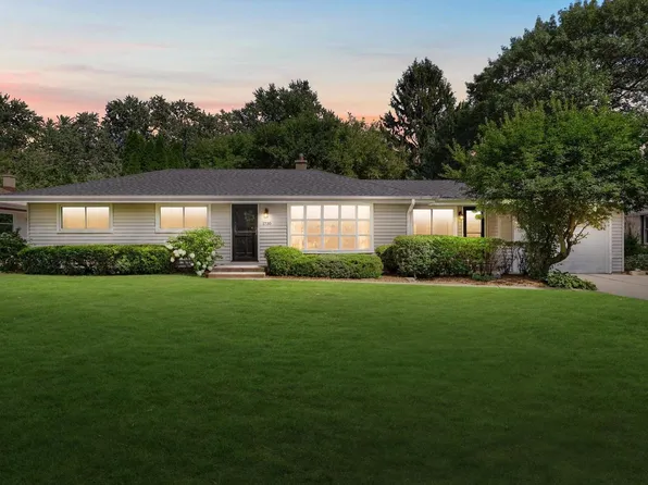 1730 N 118th STREET, Wauwatosa, WI 53226