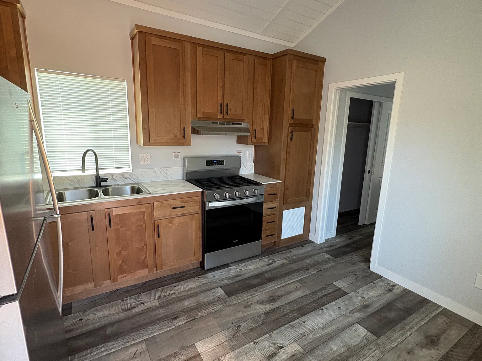 2 bed, 375 sqft, $2,195 — Photo 4