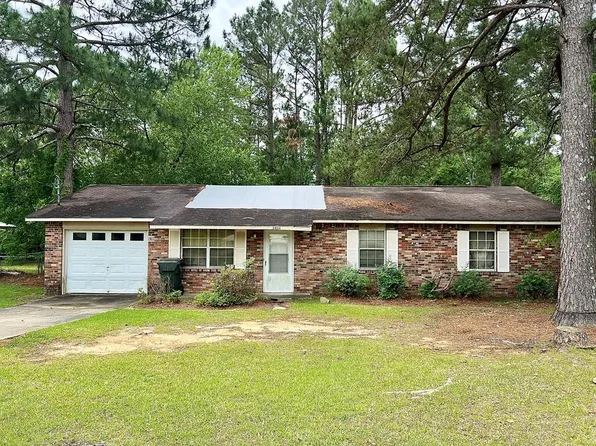 2404 Glen Haven Dr, Dothan, AL 36301
