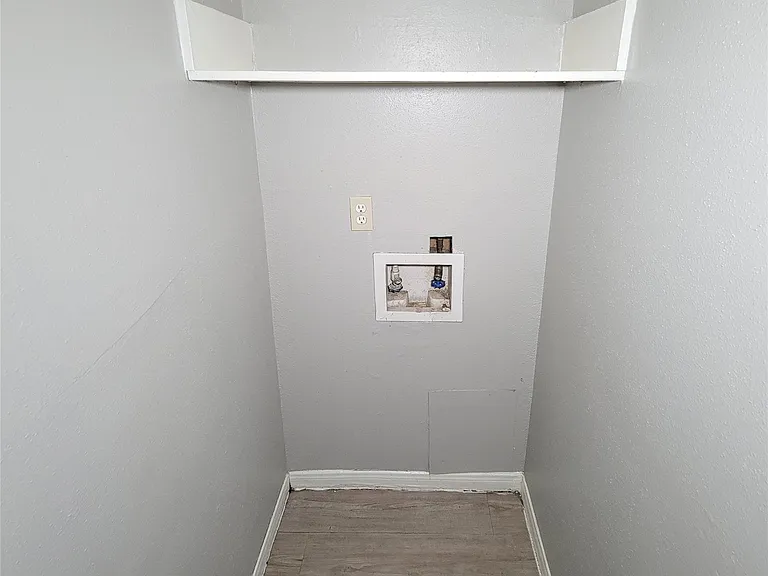 13611 Ravensway Dr #B — Photo 16