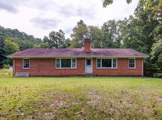 145 Country Ln, Thaxton, VA 24174