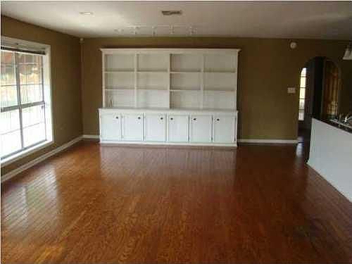 4th image of 101 S Pinecrest Dr