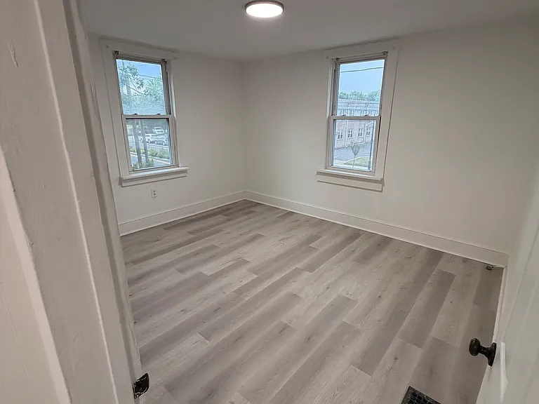 138 W Camden Ave #C — Photo 2