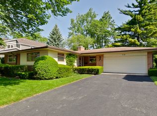 712 Warwick Rd, Deerfield, IL 60015