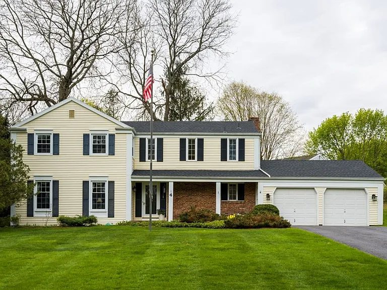 4 Old Forge Ln #4 — Photo 1