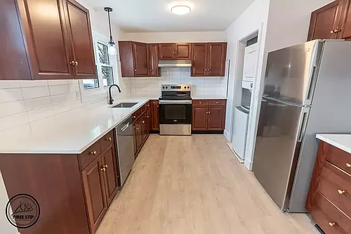 89 Morenz Cres #1 Photo 1