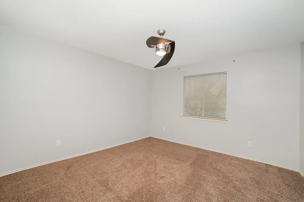 4 bed, 2536 sqft, $3,750 — Photo 4