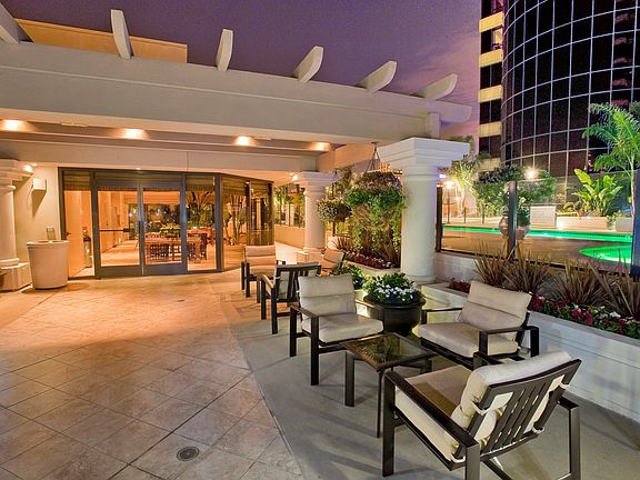 3rd image of 200 Harbor Dr Unit 3202