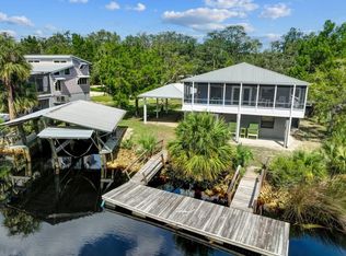 1514 Riverside Dr SE, Steinhatchee, FL 32359