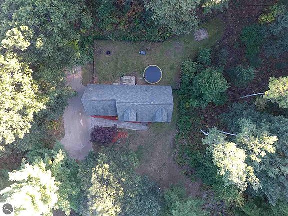 5th image of 20271 White Oak Ct
