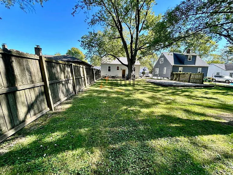 9344 Keilman St — Photo 20