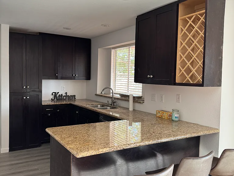 37233 Newbury Pl — Photo 4
