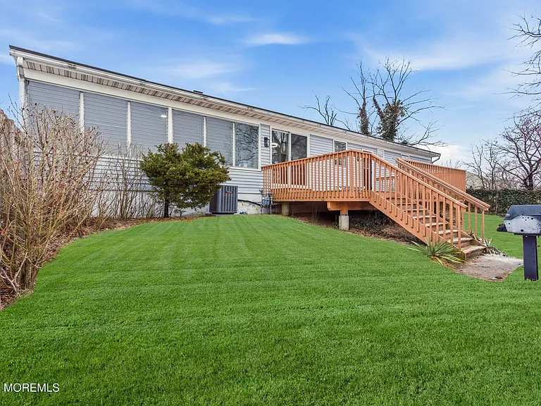 1041 Mulberry Pl — Photo 18